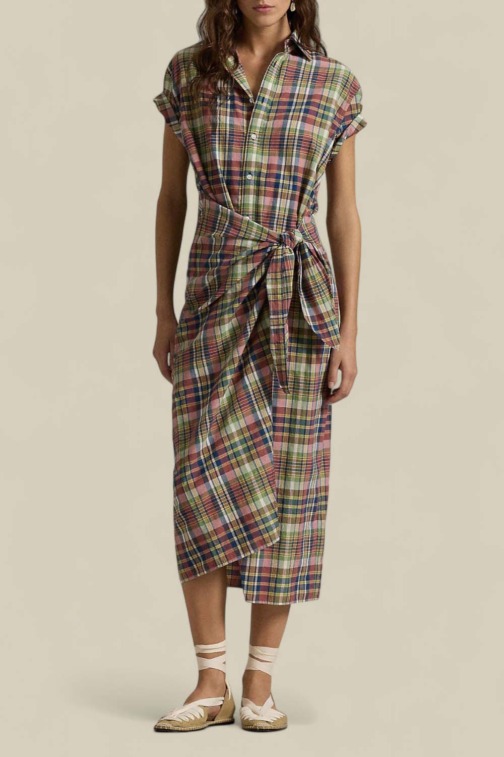 תמונת כל הלוק של שמלת מעטפת מקסי